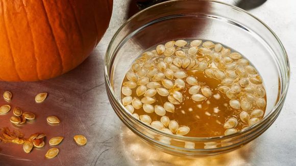 Soaked Pumpkin Seeds: డైలీ 5 నానబెట్టిన గుమ్మడి గింజలు తింటే.. ఇన్ని లాభాలు !