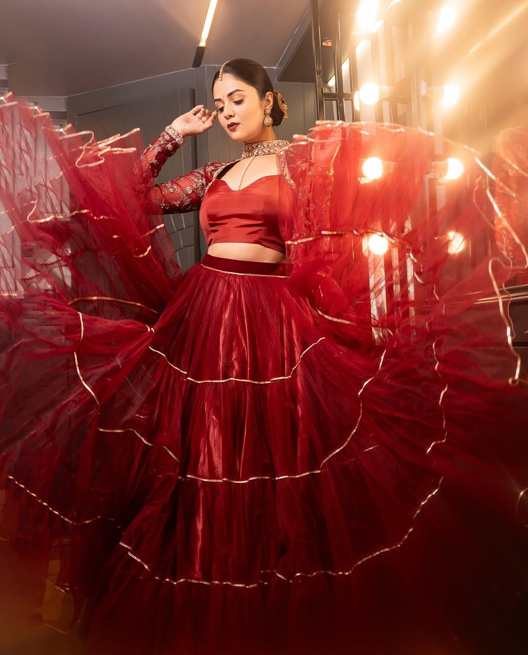 Sree Mukhi: యువరాణి గెటప్ లో ఆకట్టుకుంటున్న శ్రీముఖి !