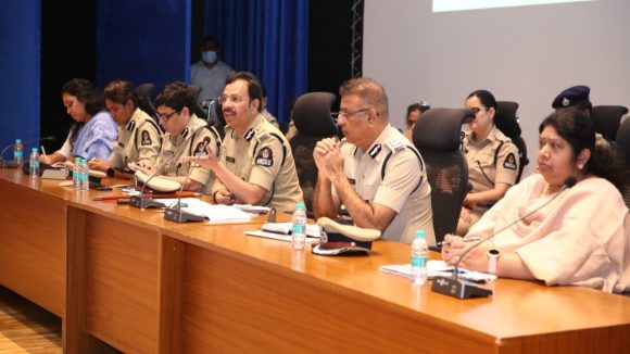 CP Sajjanar:  ప్రజ‌ల భ‌ద్రతే ధ్యేయంగా పోలీసింగ్.. ఖాకీ ప్రతిష్టతకు భంగం క‌లిగిస్తే క‌ఠిన చ‌ర్యలు: సీపీ సజ్జనార్