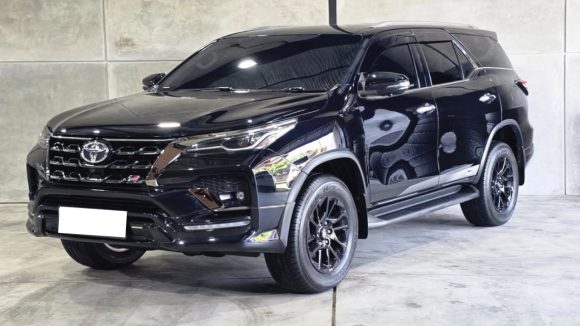 TOYOTA Fortuner: జీరో డౌన్ పేమెంట్ తో టయోటా ఫార్చ్యూనర్ మీ సొంతం.. ఈఎంఐ, పూర్తి వివరాలు ఇలా