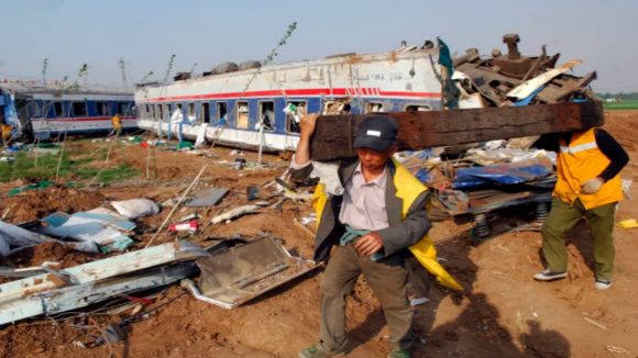 Train Accident: రైలు ఢీకొని.. 11 మంది రైల్వే కార్మికులు దుర్మరణం