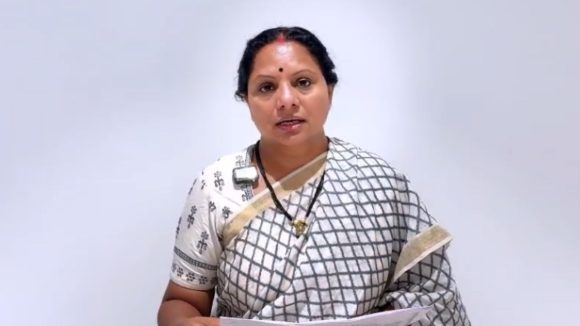 Kalvakuntla Kavitha: ప్రజా పోరాటాలతో మీకు బుద్ధి చెప్తాం.. సర్కారుపై కవిత ఆగ్రహం