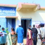 Telangana Sarpanch Election: సర్పంచ్ ఎన్నికల వేళ..  పదవి కోసం లక్షల్లో వేలం పాటలు
