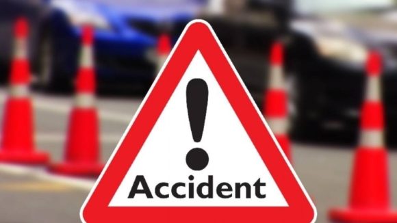 Bus Accident: ఆటోని ఢీకొట్టిన ప్రైవేటు ట్రావెల్ బస్సు.. స్పాట్‌లో ఒకరు మృతి