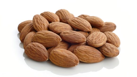 Avoid Almonds: ఈ సమస్యలు ఉన్నవారు బాదం పప్పులు తినకూడదని తెలుసా?