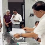 Farmers Debt Clears: తల్లికి నిజమైన నివాళి.. 290 మంది రైతుల అప్పులు తీర్చేసిన వ్యాపారి