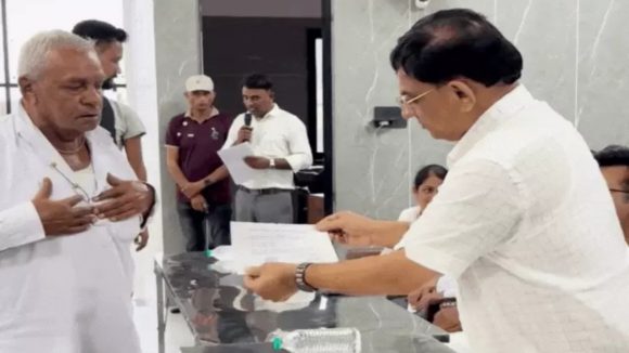 Farmers Debt Clears: తల్లికి నిజమైన నివాళి.. 290 మంది రైతుల అప్పులు తీర్చేసిన వ్యాపారి