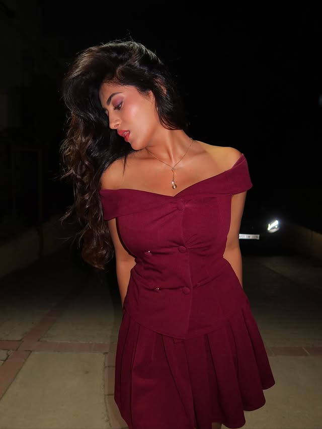 Rashi Singh photo Gallery