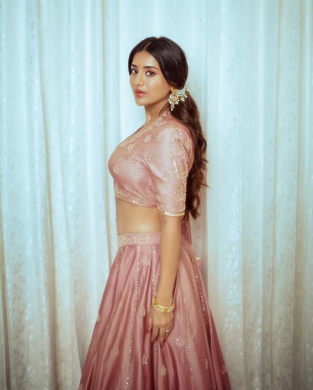 Rashi Singh photo Gallery