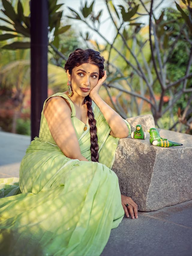 Tejeswi Madivada photo Gallery