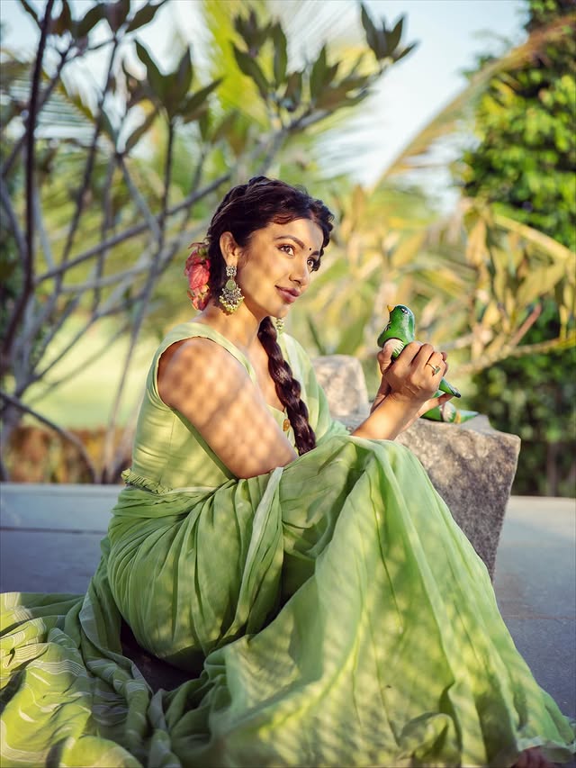 Tejeswi Madivada photo Gallery