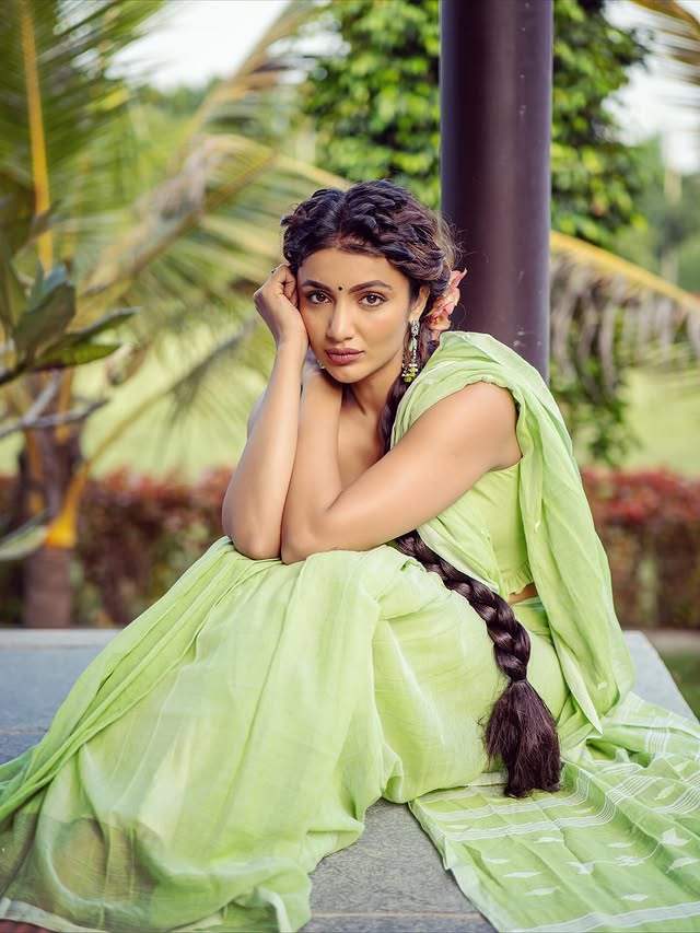 Tejeswi Madivada photo Gallery