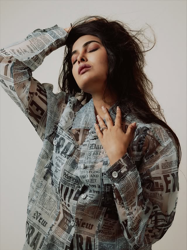 Divi Vadthya photo Gallery