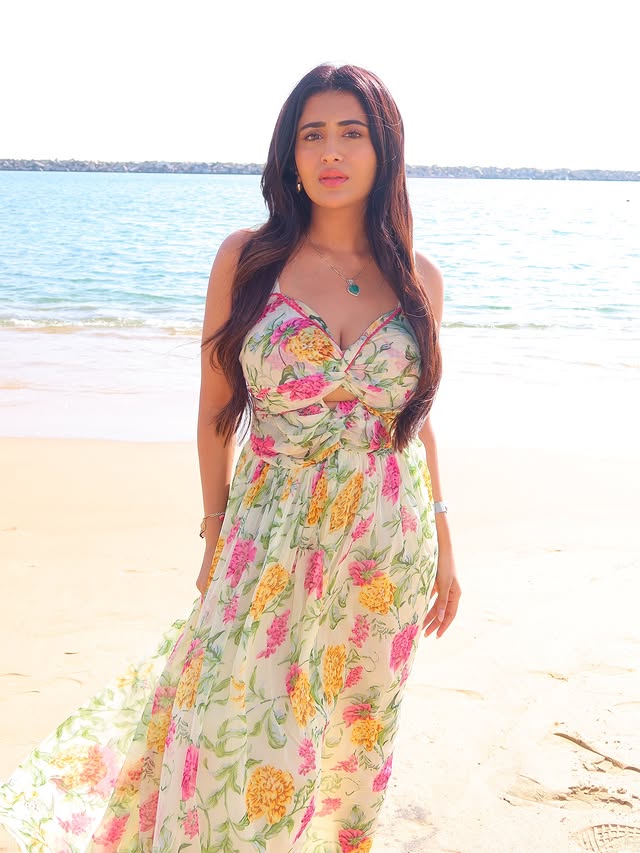 Rashi Singh ( Source / Instagram ) Rashi Singh photo Gallery