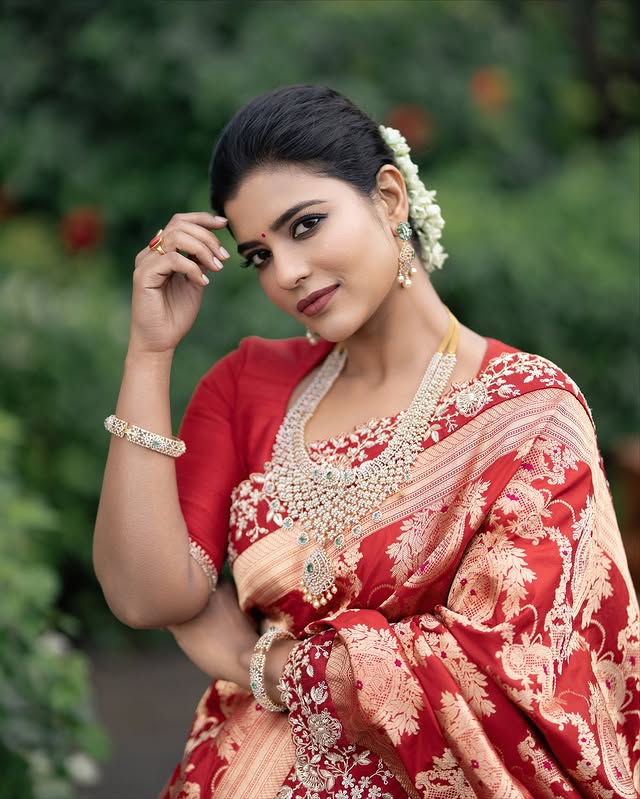 Aishwarya Rajesh Photo Gallery