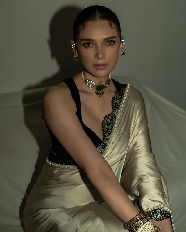 Aditirao Hydari photo Gallery