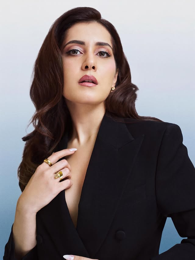 Raashii Khanna Photo Gallery