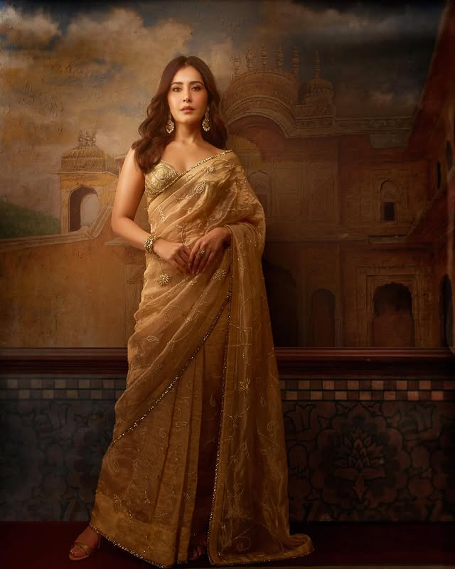 Raashii Khanna Photo Gallery