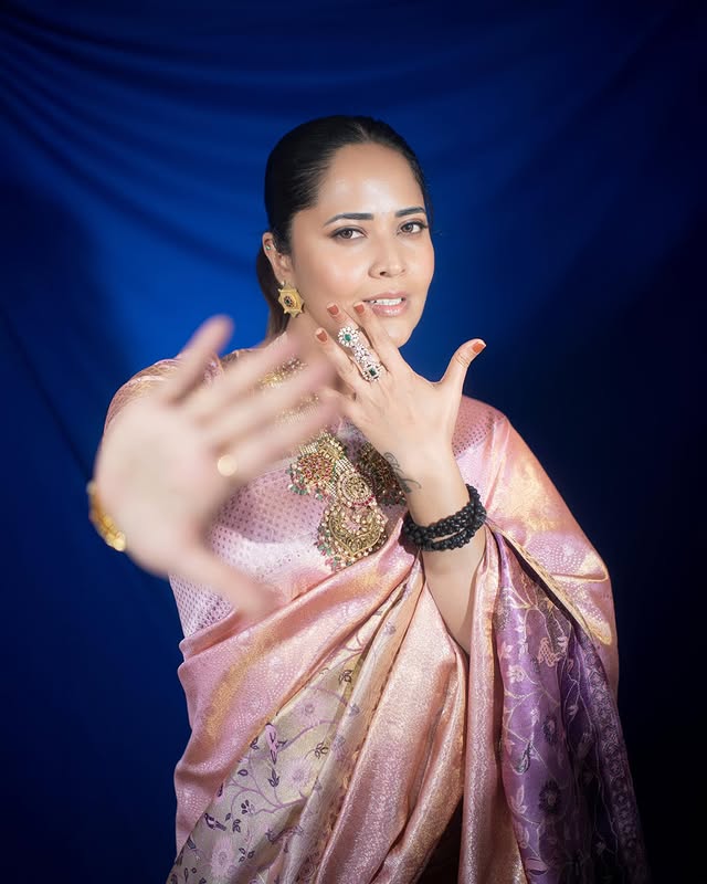 Anasuya Bharadwaj Photo Gallery