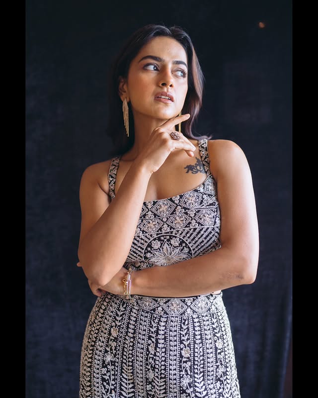 Shraddha Srinath photo gallery