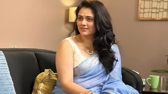 Girija Oak: ఒక్క ఇంటర్య్వూతో సెన్సేషన్‌.. నీ రేటేంత? అని అడుగుతున్నారు.. నటి ఆవేదన