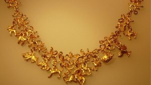 Gold Cleaning Tips: బంగారు ఆభరణాలు నల్లగా మారాయా? ఇలా ఇంట్లోనే సింపుల్‌గా తళతళలాడించేయండి