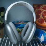 Headphones In Fridge: హెడ్‌ఫోన్స్‌లో సమస్య వస్తే ఫ్రిజ్‌లో పెట్టండి.. వైరల్ అవుతున్న వింత ట్రెండ్
