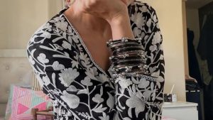 Hebah Patel : సింపుల్ లుక్ లో హెబ్బా క్యూట్ స్టిల్స్.. భలే ఉంది కదా..