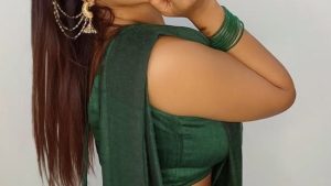 Inaya Sultana : ఆకుపచ్చ కోకలో ఇనయా.. రెండు కళ్లు చాలట్లేదు మావా..