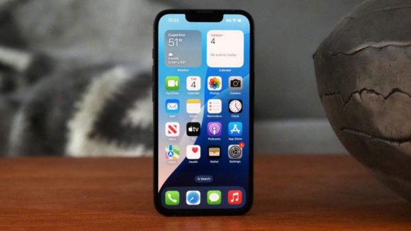 iPhone 16e alternatives: ఐఫోన్ 16e కంటే బెటర్ ఫీచర్లు ఉన్న ఆండ్రాయిడ్ ఫోన్స్.. ఇవి ట్రై చేశారా?