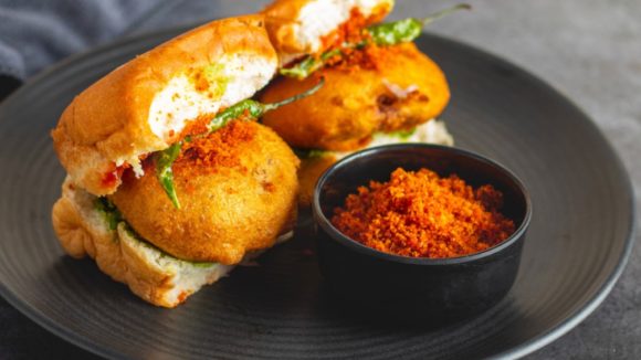 Mumbai Style Vada Pav: ముంబై స్టైల్ వడా పావ్ రెసిపీ.. క్షణాల్లోనే రెడీ చేసుకోవచ్చు !