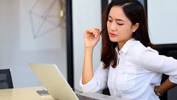 Side Effects of Sitting: ఆఫీసుల్లో గంటల తరబడి కూర్చుంటున్నారా ? ఈ సమస్యలు గ్యారంటీ !