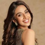 Meenakshi Chaudhary: సీనియర్ హీరోతో రొమాన్స్ చెయ్యబోతున్న మీనా..