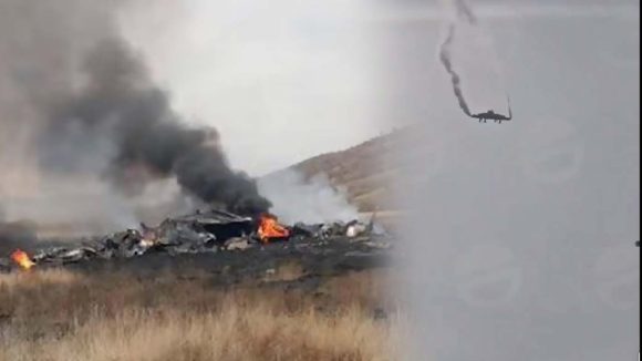 Plane Crash: తీవ్ర విషాదం.. చూస్తుండగానే కుప్పకూలిన విమానం.. 20 మంది గల్లంతు..