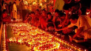 Karthika Pournami: కార్తీక పౌర్ణమి వేడుకలు.. భక్తులతో కిటకిటలాడుతున్న దేవాలయాలు