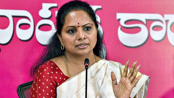 Kavitha: ఫోన్ ట్యాపింగ్ విషయంలో కల్వకుంట్ల కవిత సంచలన ఆరోపణలు
