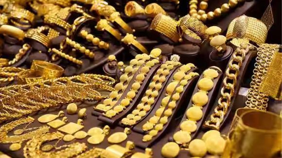 Gold Rate Increased: ఓరి దేవుడా.. మరోసారి షాక్ ఇచ్చిన బంగారం ధరలు.. తులం ఎంతో తెలిస్తే షాక్..!