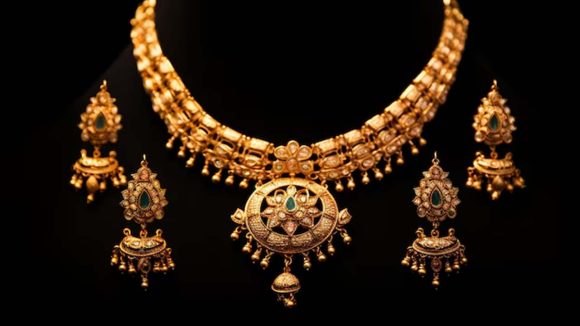Gold Rate Increased: పరుగులు పెడుతున్న బంగారం ధరలు.. తులం ఎంతో తెలుసా!