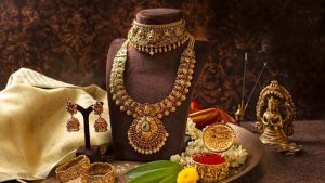 Gold Rate Dropped: వావ్.. భారీగా తగ్గిన బంగారం ధరలు.. తులం ఎంతంటే..?