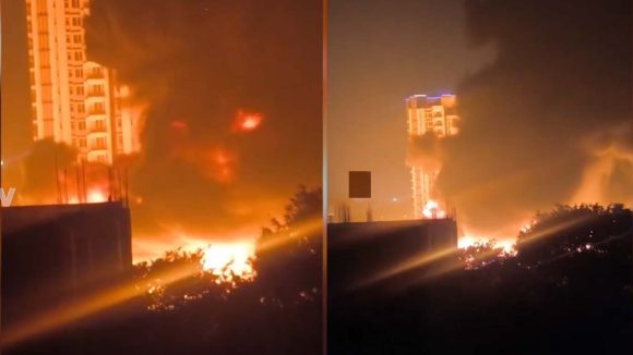 Fire Accident: ఢిల్లీలో భారీ అగ్ని ప్రమాదం.. వందల ఇళ్లు మంటల్లో పూర్తిగా ధ్వంసం