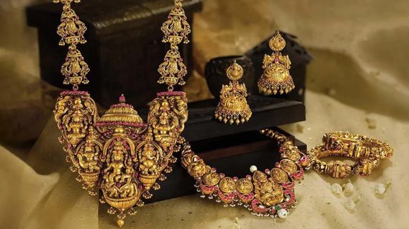 Gold Rate Today: భారీగా పడిపోతున్న బంగారం ధరలు.. నేడు బంగారం ధర ఎంతుందంటే?