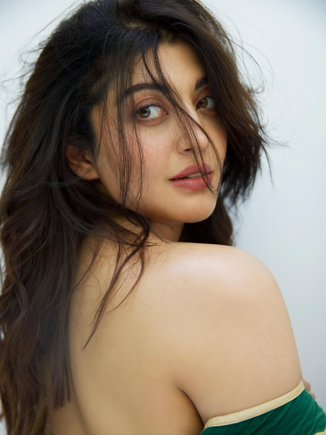 Pranitha Subhash Photos (Source: Instagram) Pranitha Subhash Photos (Source: Instagram)