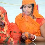 Vastu tips: మహిళలు నిలబడి చేయకూడని పనులు ఇవన్నీ.. చేస్తే పాపం చుట్టుకుంటుంది