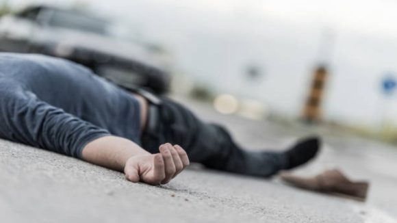 Road Accident: ఘోర రోడ్డు ప్రమాదం.. స్పాట్‌లోనే ఇద్దరు యువకులు మృతి