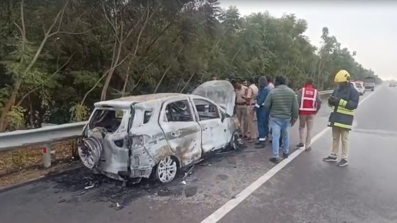 Car Fire Accident: ORR పై ఘోర ప్రమాదం.. కారులో మంటలు చెలరేగి డ్రైవర్ సజీవదహనం