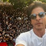 Shahrukh Khan: షారుక్ ఫ్యాన్స్ కి ఘోర అవమానం.. సిబ్బందిపై మండిపడ్డ కింగ్!