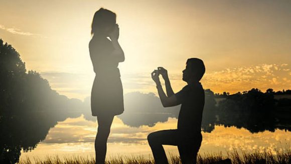 Star Heros : భార్యలకు విడాకులు ఇచ్చిన టాలీవుడ్ హీరోలు.. హీరోయిన్స్ తో ఎఫైర్స్..?