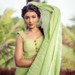 Tejeswi Madivada: ఒంటి మీద పైట నిల్వలేదా తేజు.. పోజులతో పిచ్చేస్తుంది మావా..