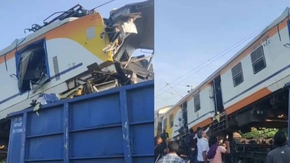 Train Collides: ఘోర రైలు ప్రమాదం.. రెండు రైళ్లు ఢీకొని ఆరుగురు మృతి, 30 మందికి గాయాలు