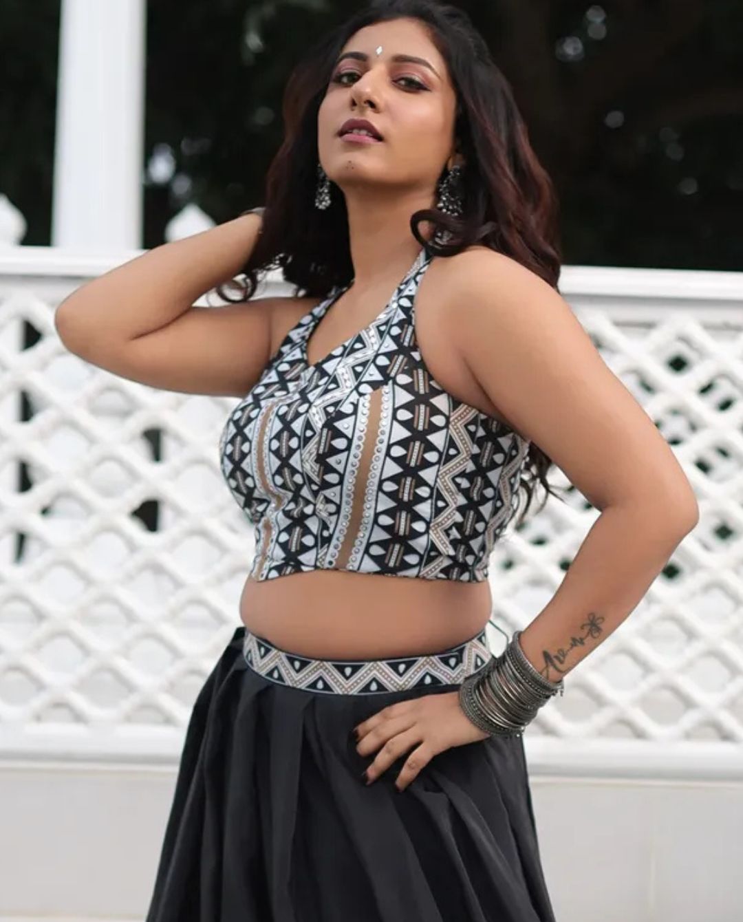 Vishnu Priya : నాభి అందాలతో రెచ్చగొడుతున్న విష్ణు… కుర్రాళ్లను ఆ చూపుతోనే చంపేస్తావా ?